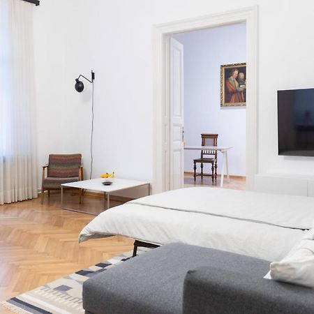Apartment Herzer Zagreb Bagian luar foto
