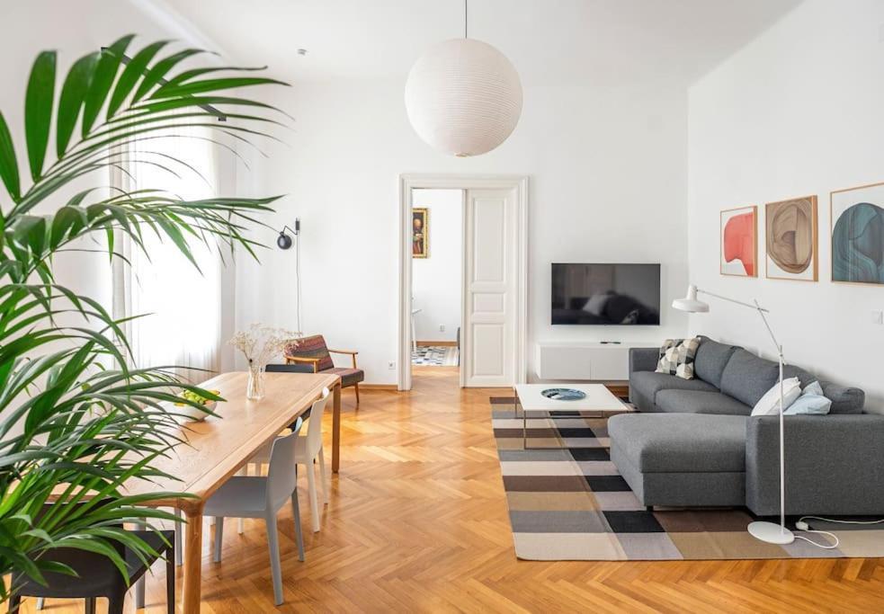 Apartment Herzer Zagreb Bagian luar foto