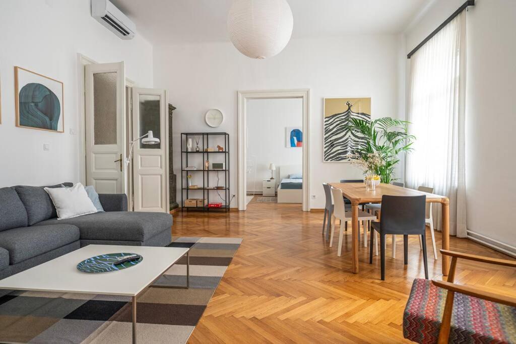 Apartment Herzer Zagreb Bagian luar foto